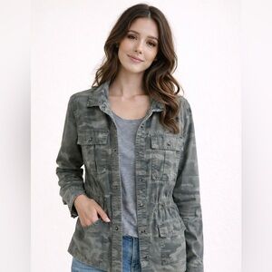 Forever 21 Vintage Women’s  Camouflage Shirt Jacket